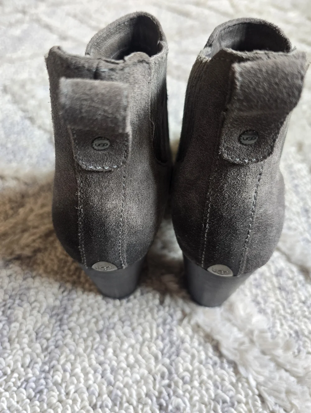 UGG Cobie II Chelsea Booties Size 8.5 Gray Suede Block Heel